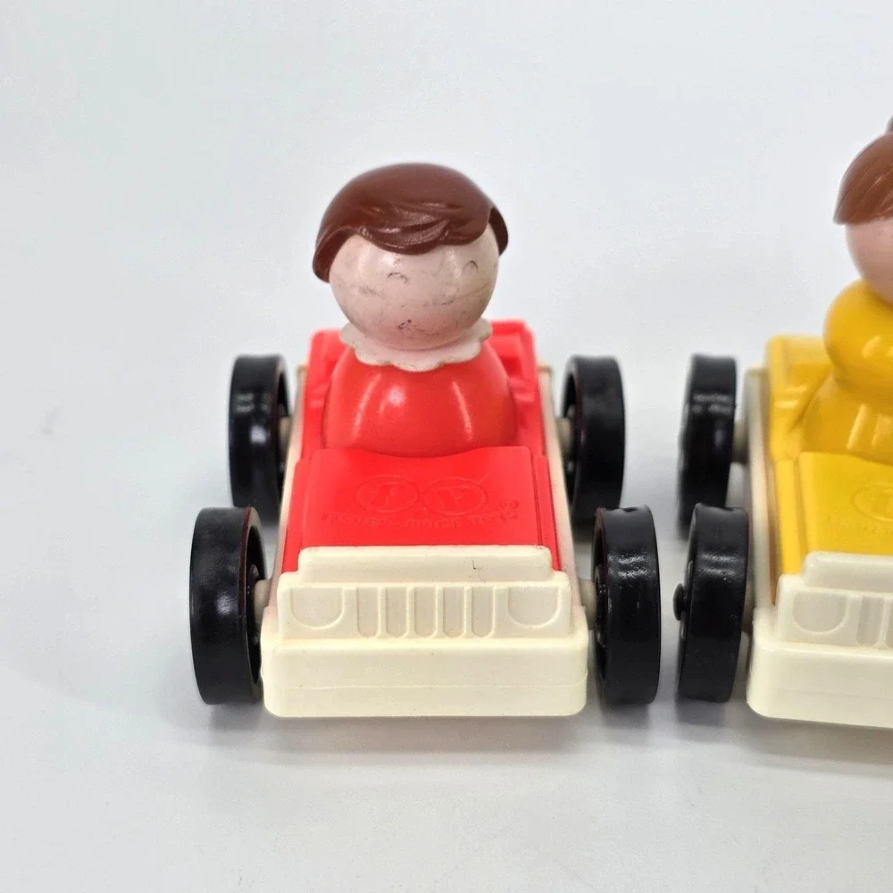 Vintage Fisher Price Little People‎ Gas Car Red Yellow Green Blue Stop Walk Sign